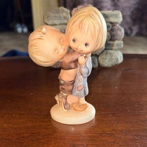 Vintage 1972 GOEBEL GERMANY Hallmark Betsy Clark FRIENDS-Brother Hugging Sister